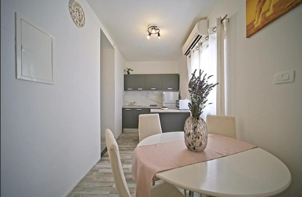 Apartment Vita Постира Экстерьер фото